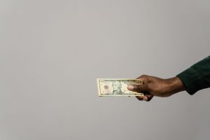Como fugir de falsas promessas salariais e aceitar uma proposta segura