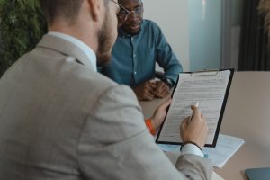 Seu CEP influencia na contratação? Entenda como a localização afeta processos seletivos