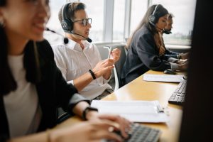 Trabalhar em call center vale? Conheça vantagens, desafios e oportunidades